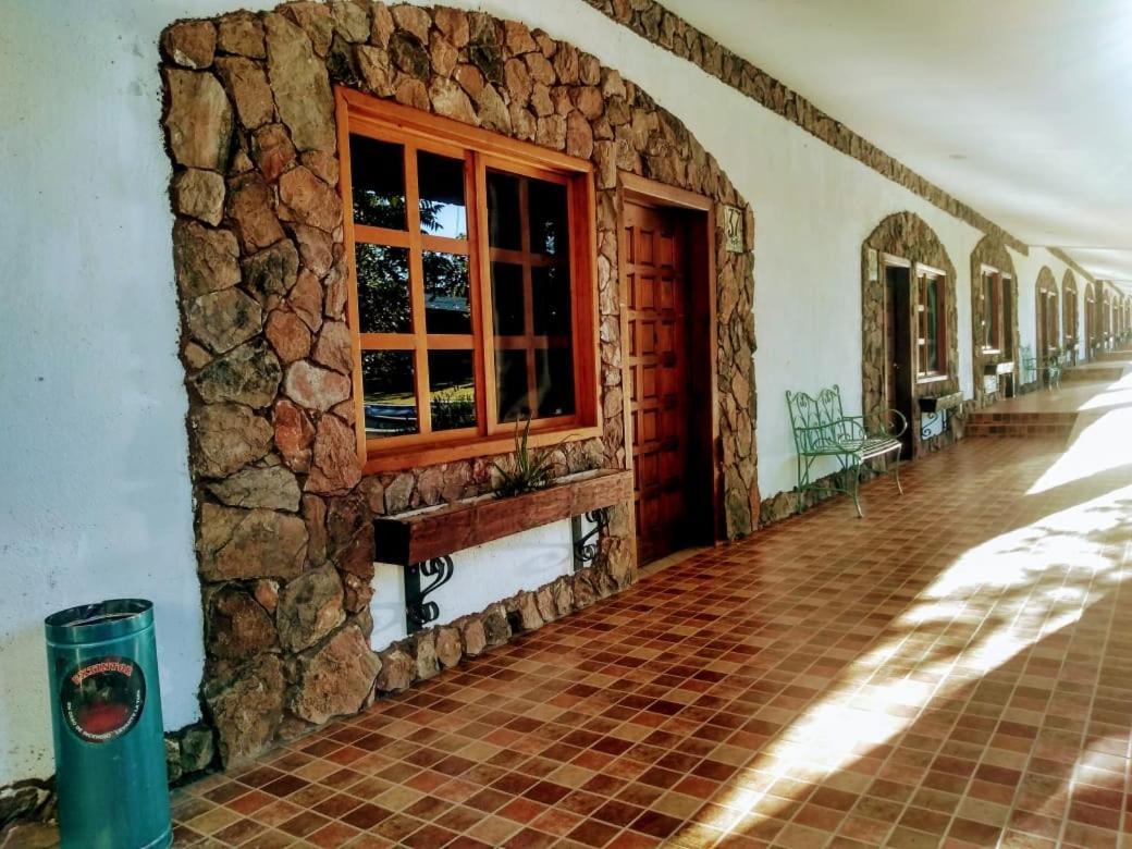 Hotel Hacienda Las Marias Meoqui Exterior foto